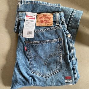 NWT Men’s Levi Jeans 550 Relaxed Fit